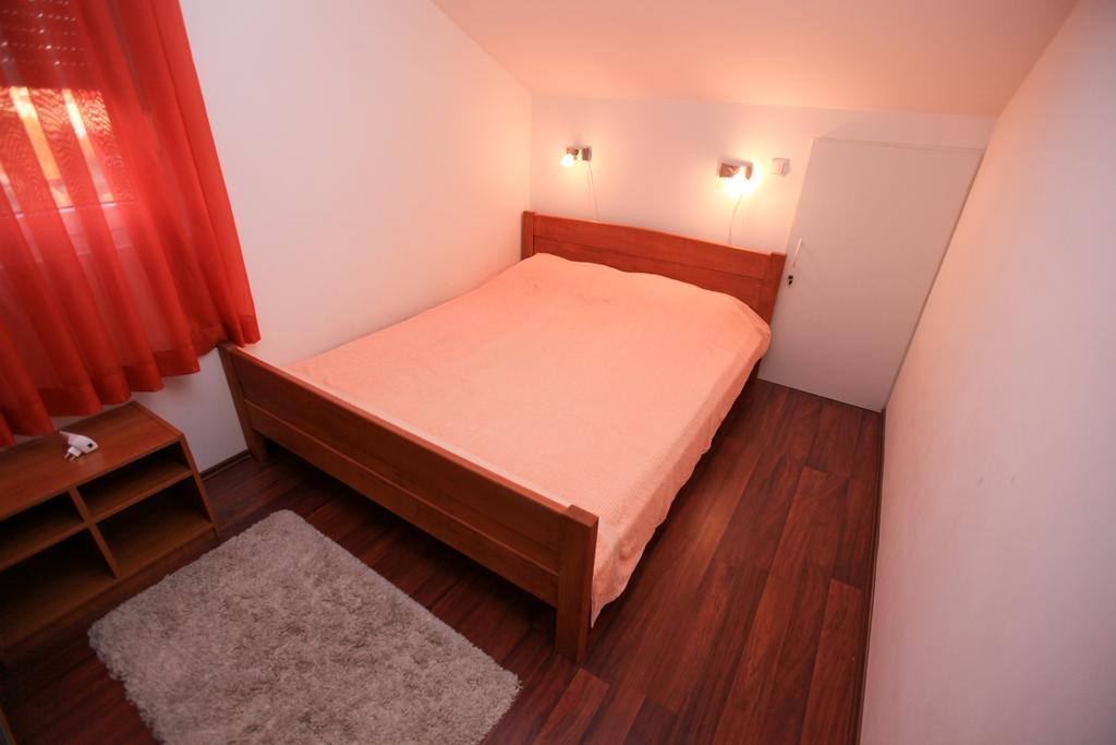Apartments Miroslav Povljana Exterior foto