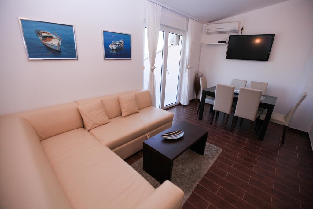 Apartments Miroslav Povljana Exterior foto