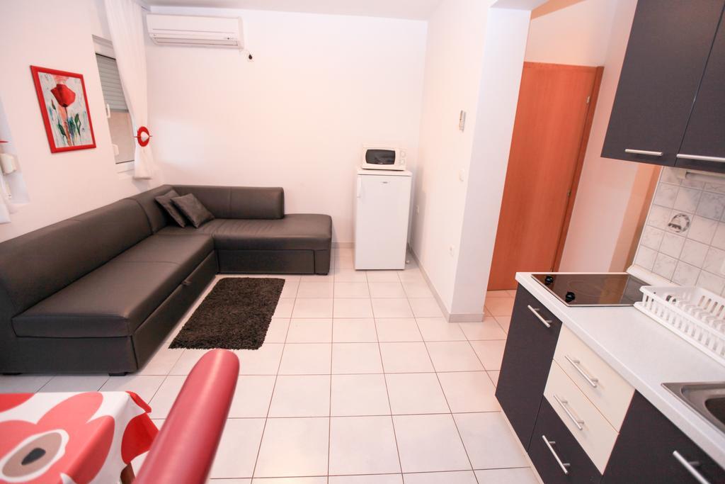 Apartments Miroslav Povljana Exterior foto